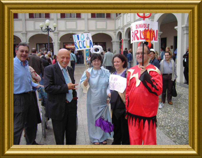 Foto archivio con il WWF e l'attuale Sindaco Festa di Parona del 2006